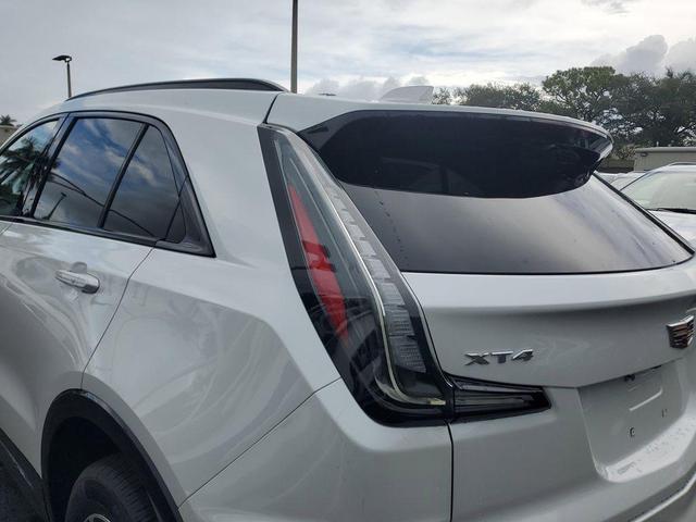 Photo of 2025 Crystal White Tricoat Cadillac XT4