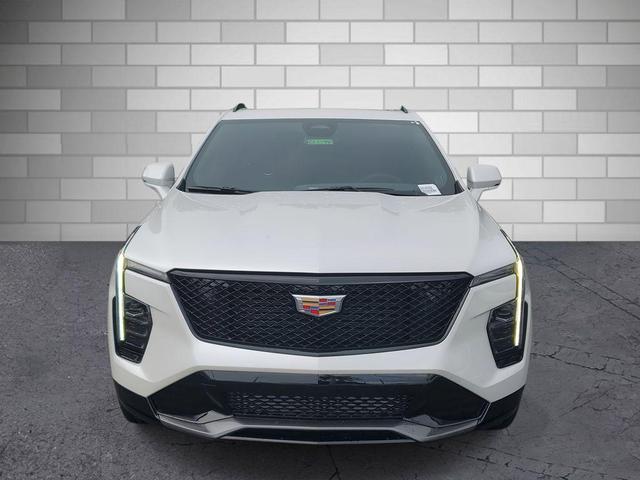 Photo of 2025 Crystal White Tricoat Cadillac XT4