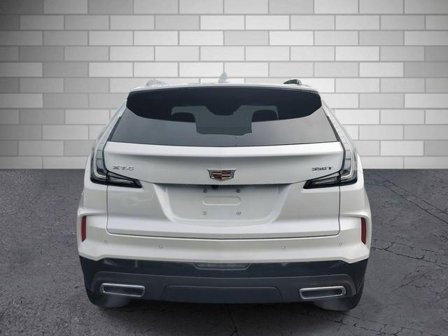 Photo of 2025 Crystal White Tricoat Cadillac XT4