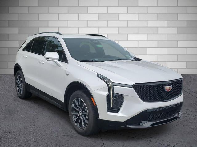 Photo of 2025 Crystal White Tricoat Cadillac XT4