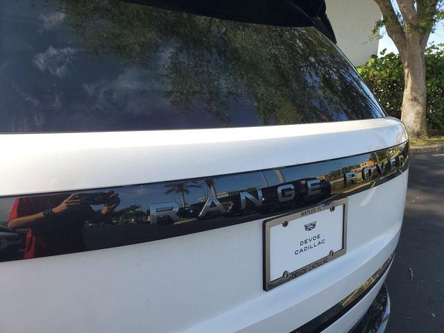 Photo of 2025 Fuji White Land Rover Range Rover