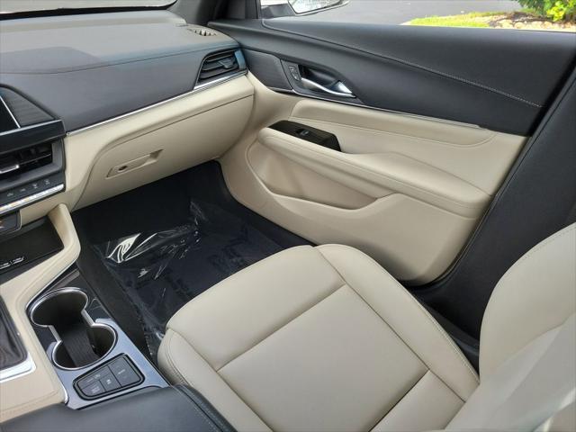 Photo of 2024 Summit White Cadillac CT4