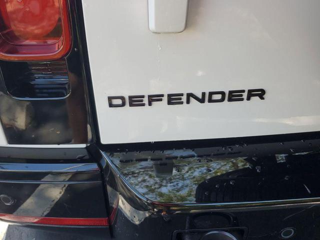 Photo of 2024 Fuji White Land Rover Defender