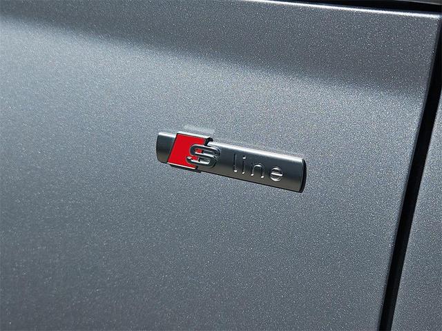 Photo of 2025 Florett Silver Metallic Audi Q5