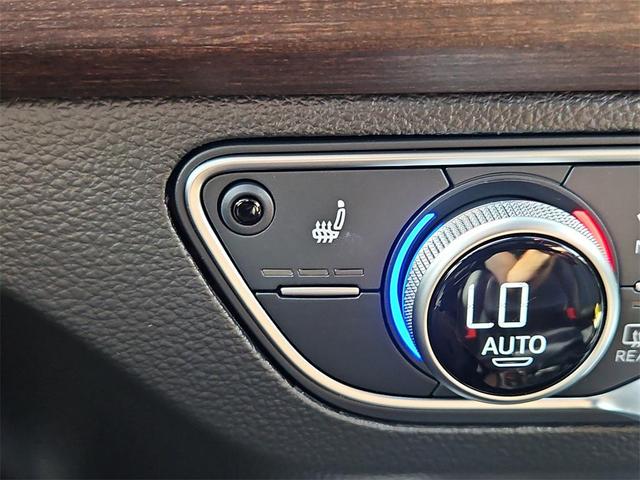Photo of 2025 Florett Silver Metallic Audi Q5