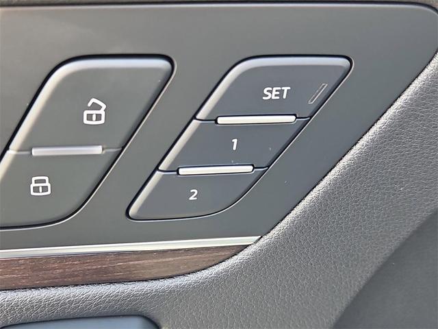 Photo of 2025 Florett Silver Metallic Audi Q5