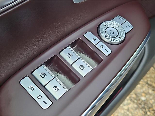 Photo of 2023 Savile Silver Genesis GV70
