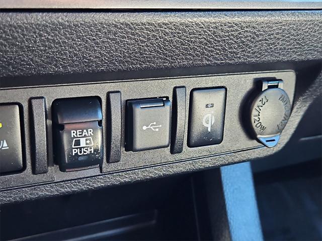 Photo of 2020 Midnight Black Toyota Tacoma