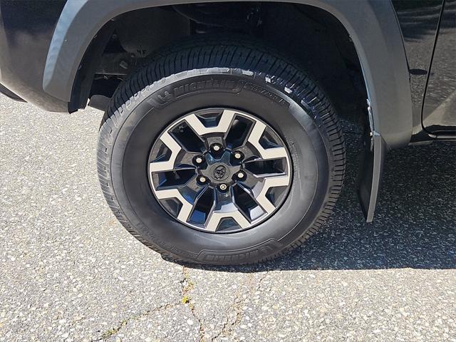Photo of 2020 Midnight Black Toyota Tacoma