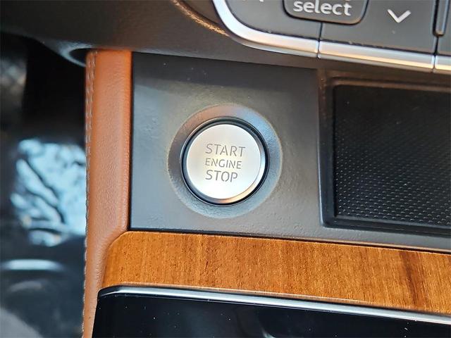 Photo of 2022 Gray Audi Q5