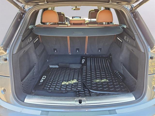 Photo of 2022 Gray Audi Q5