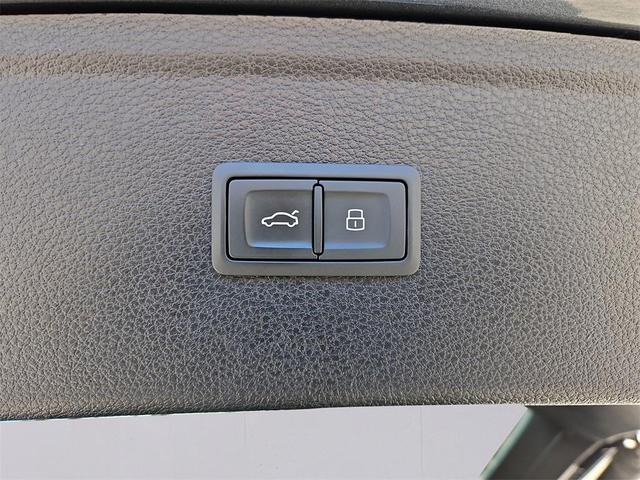 Photo of 2022 Gray Audi Q5