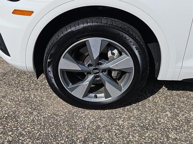 Photo of 2020 Ibis White Audi Q5