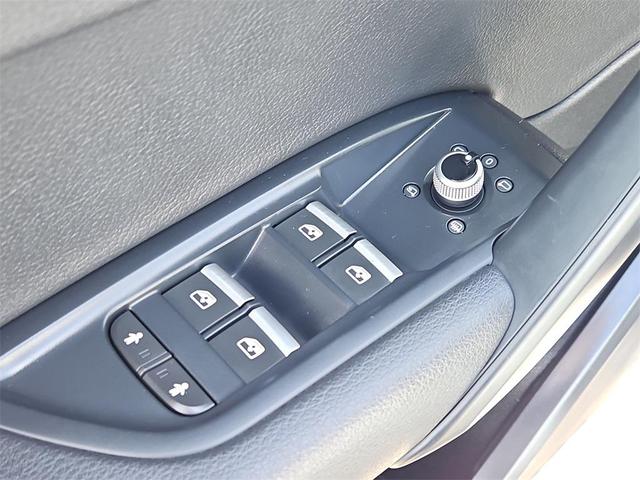Photo of 2020 Ibis White Audi Q5