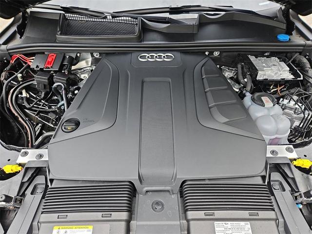 Photo of 2025 Mythos Black Metallic Audi Q7