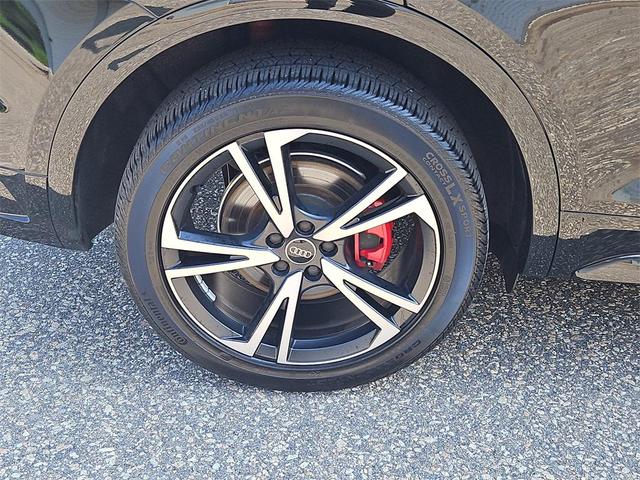Photo of 2025 Mythos Black Metallic Audi Q5