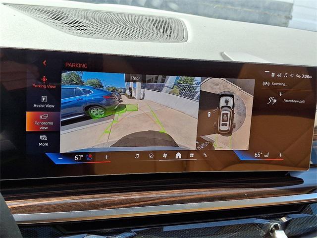 Photo of 2026 Mineral White Metallic BMW X7