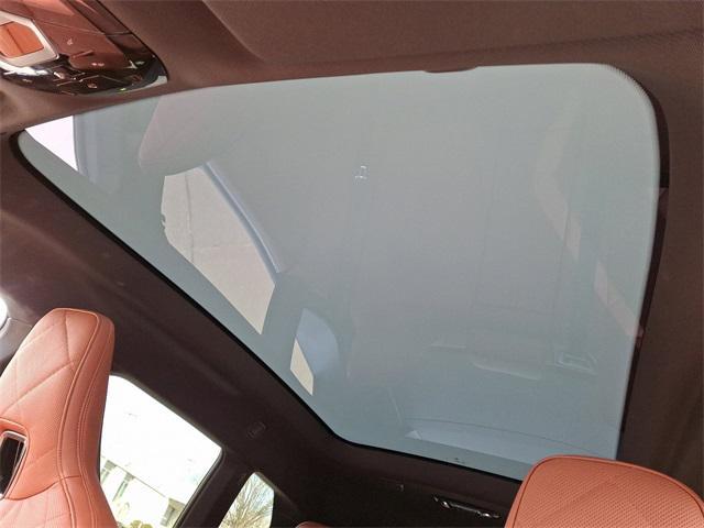 Photo of 2025 Black Sapphire Metallic BMW iX