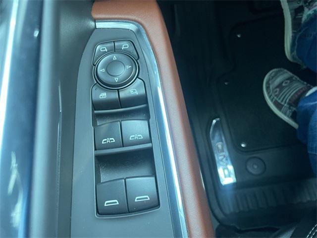 Photo of 2024 White Frost Tricoat GMC Sierra 1500