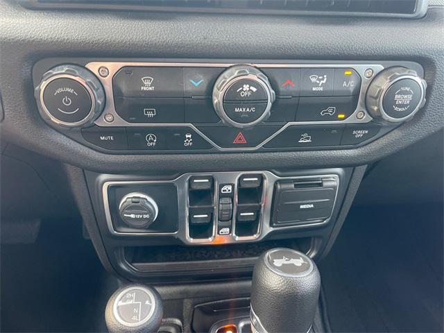 Photo of 2024 Bright White Clearcoat Jeep Wrangler