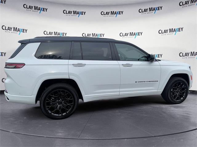 Photo of 2024 Bright White Clearcoat Jeep Grand Cherokee L