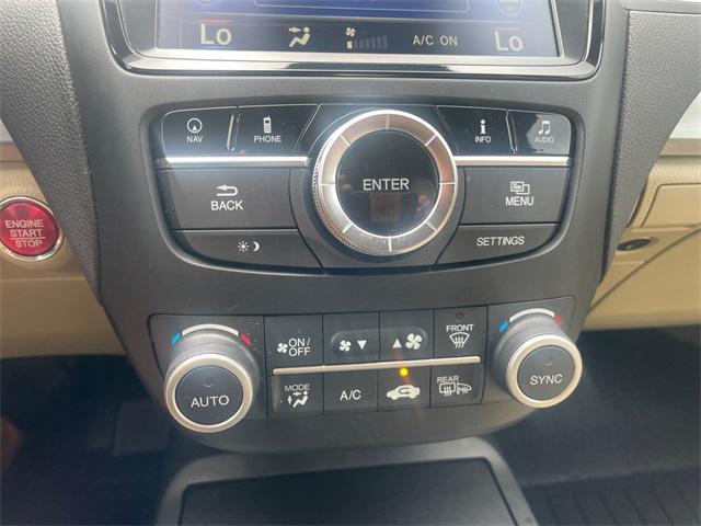 Photo of 2017 White Diamond Pearl Acura RDX