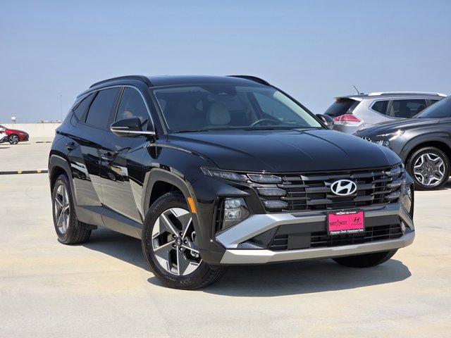 Photo of 2025 Black Hyundai TUCSON