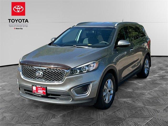 Photo of 2017 Titanium Silver Kia Sorento