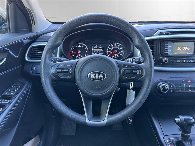 Photo of 2017 Titanium Silver Kia Sorento