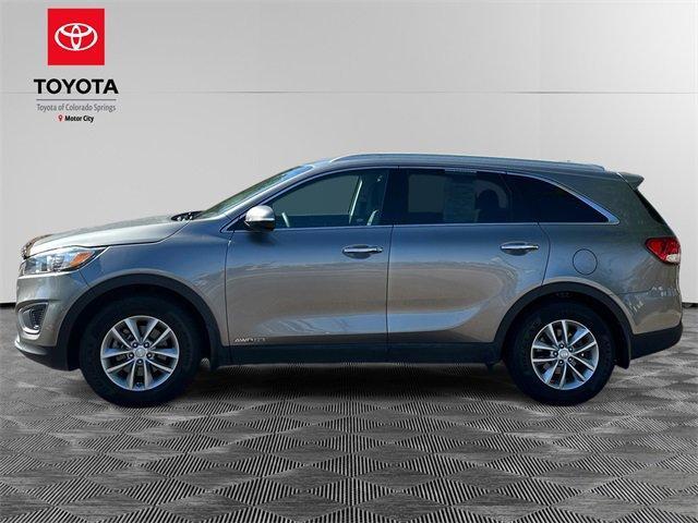 Photo of 2017 Titanium Silver Kia Sorento