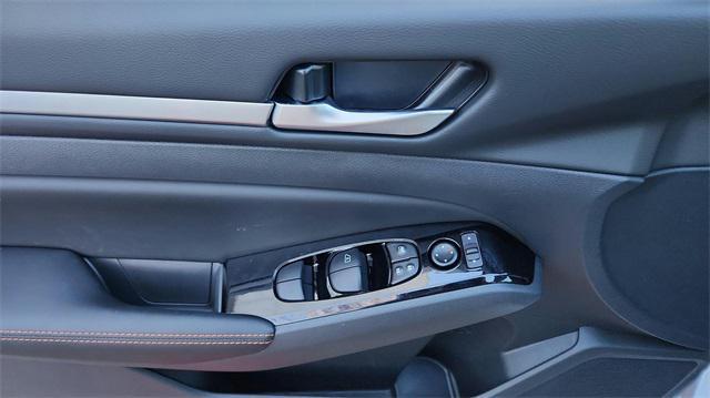 Photo of 2025 Brilliant Silver Metallic Nissan Altima