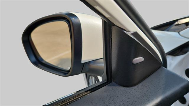 Photo of 2023 Pearl White Tricoat Nissan Altima