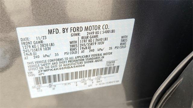 Photo of 2024 Gray Metallic Ford Edge