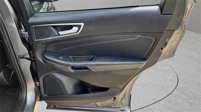 Photo of 2024 Gray Metallic Ford Edge