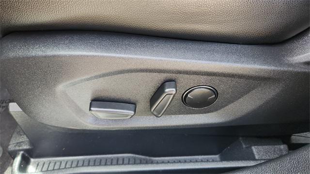 Photo of 2024 Gray Metallic Ford Edge