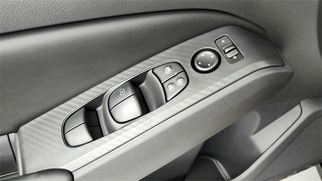 Photo of 2025 Super Black Clearcoat Nissan Altima