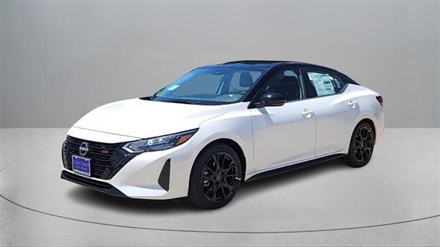 Photo of 2025 Aspen White Tricoat/Super Black Nissan Sentra