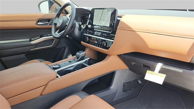 Photo of 2025 Brilliant Silver Metallic Nissan Pathfinder