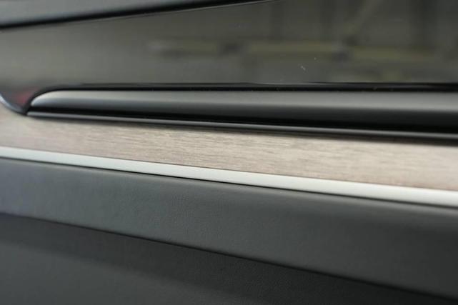 Photo of 2025 Black Metallic Porsche Cayenne