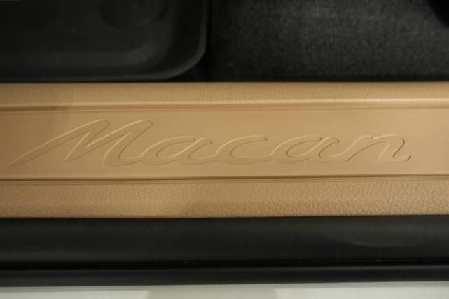 Photo of 2025 White Porsche Macan