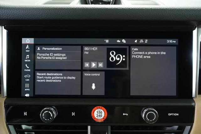 Photo of 2025 White Porsche Macan