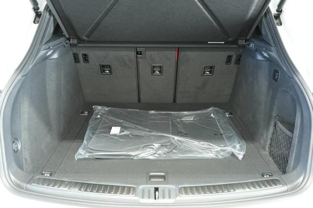 Photo of 2025 Carrara White Metallic Porsche Macan