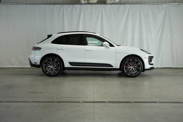 Photo of 2025 Carrara White Metallic Porsche Macan