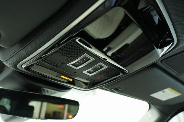 Photo of 2022 Fuji White Land Rover Range Rover