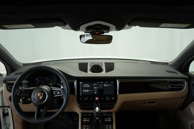 Photo of 2025 White Porsche Macan