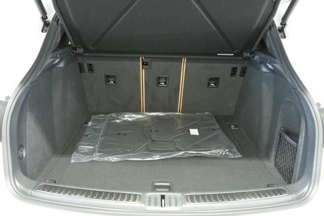 Photo of 2025 White Porsche Macan
