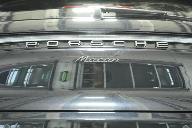 Photo of 2024 Jet Black Metallic Porsche Macan