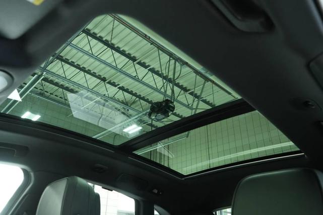 Photo of 2024 Jet Black Metallic Porsche Macan