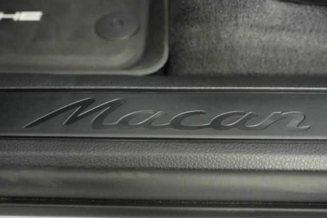 Photo of 2025 Carrara White Metallic Porsche Macan