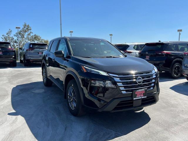 Photo of 2025 Super Black Nissan Rogue